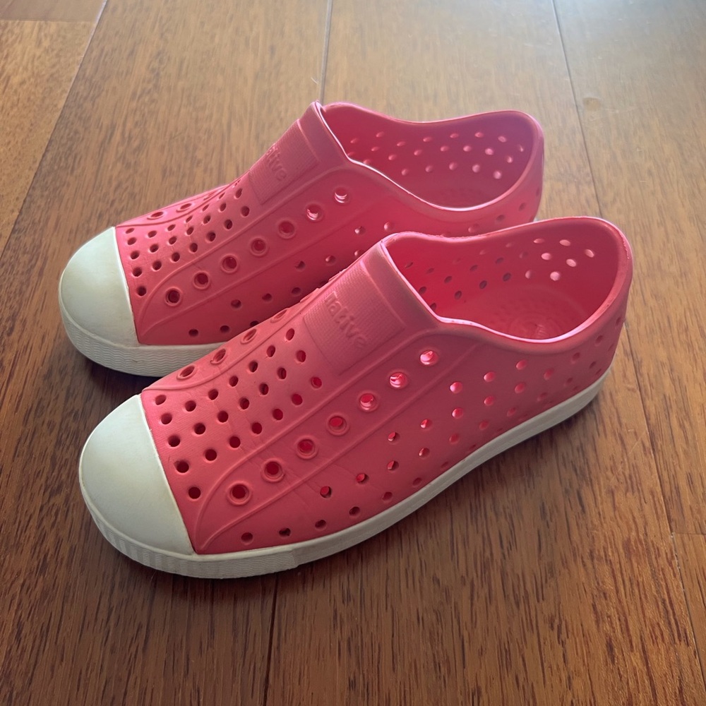 Native Jefferson Pink Shoes size 12